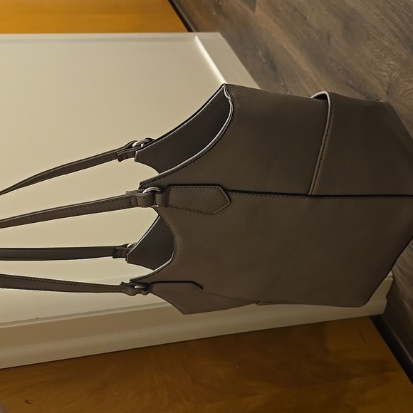 New Nine West - Picture 4 of 4